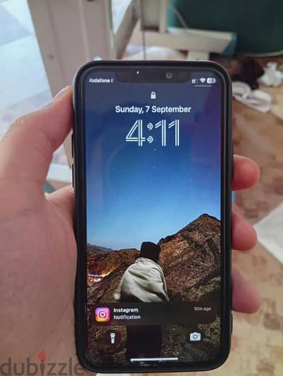 ايفون 11pro مساحه 256 بطاريه 100متغيره اصليه اتنين شريحه حاله جيده جدا