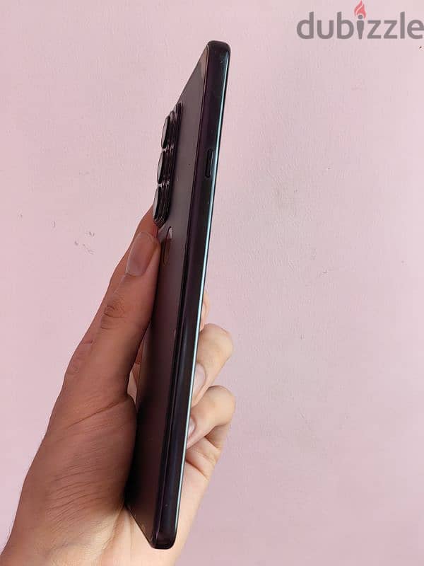 Motorola Edge 20 3