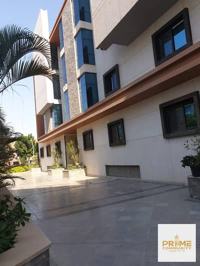شقة بحديقة خاصة بسعر مميز تشطيب الترا مودرن جاهزة للسكن في كمبوند لاميرادا، القاهرة الجديدة La Mirada Compound, New Cairo