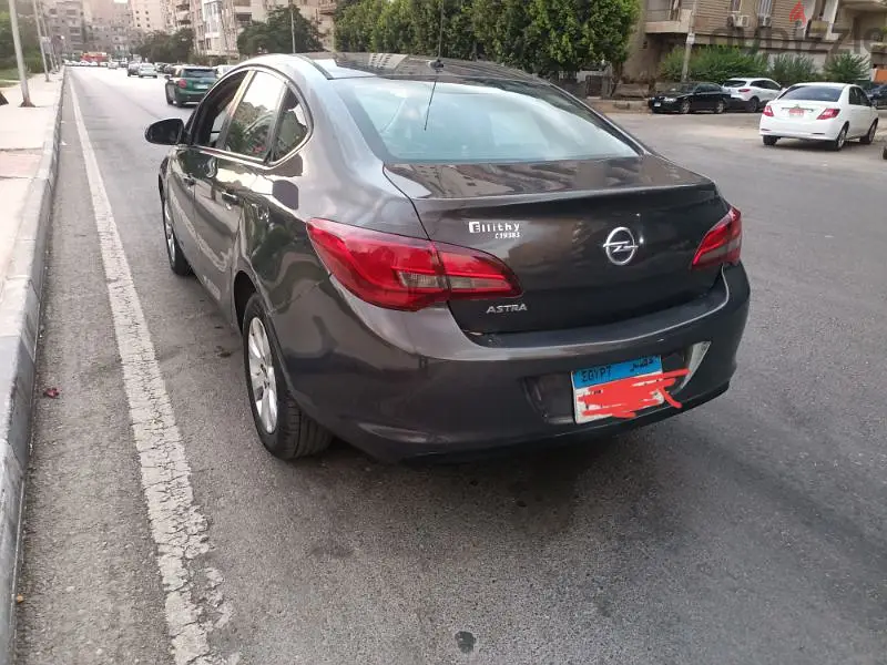 أوبل أسترا 201463701718940291122