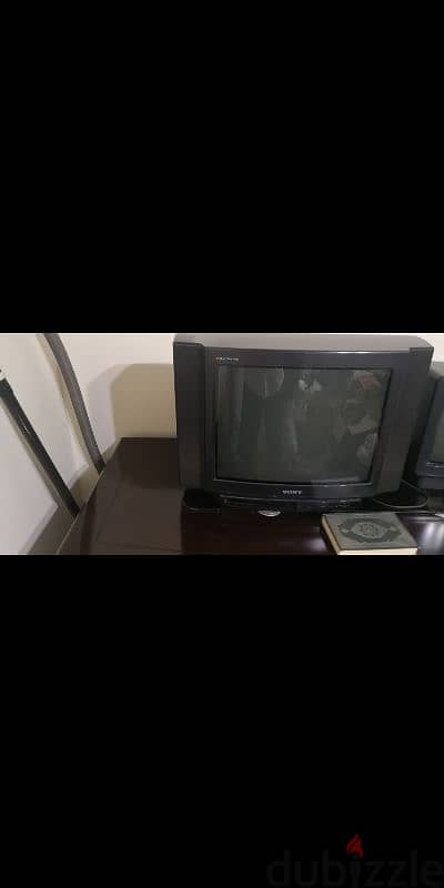 تليفزيون سوني ياباني بحالة ممتازة ٢١ بوصة