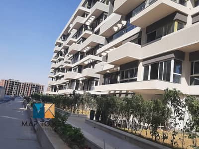 شقة نص تشطيب للبيع في قلب مدينة العبور بخدمات متكاملة