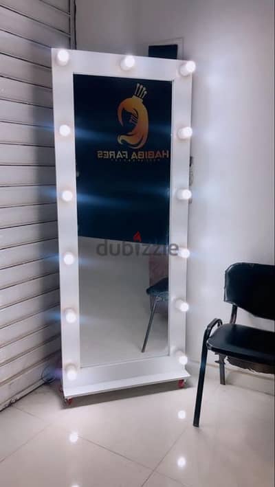 مرايا مضيئه منتهى الشياكه واللمبات هديه