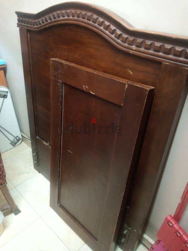 سرير اطفال 2