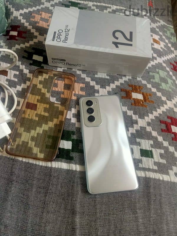Oppo Reno12 1