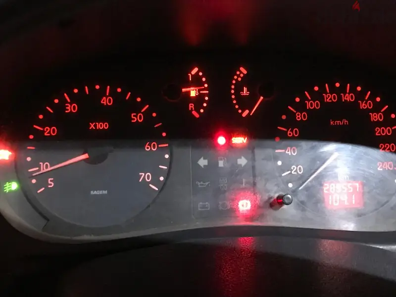 رينو كليو 200363701719796737127