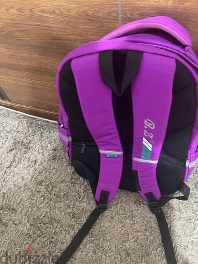 B. Z School bag bearly used