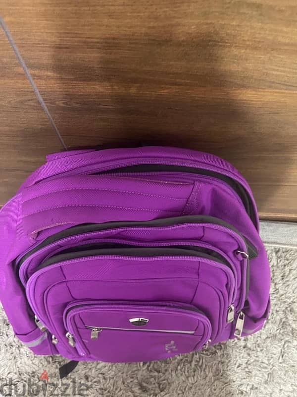 B. Z School bag bearly used 1