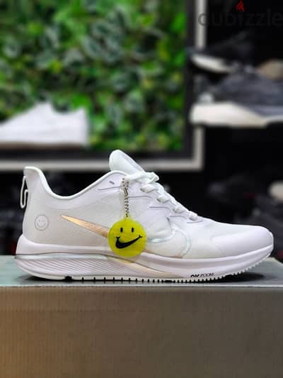 كوتشى سمايل NIKE استيراد (جديد) مقاس ٤٢