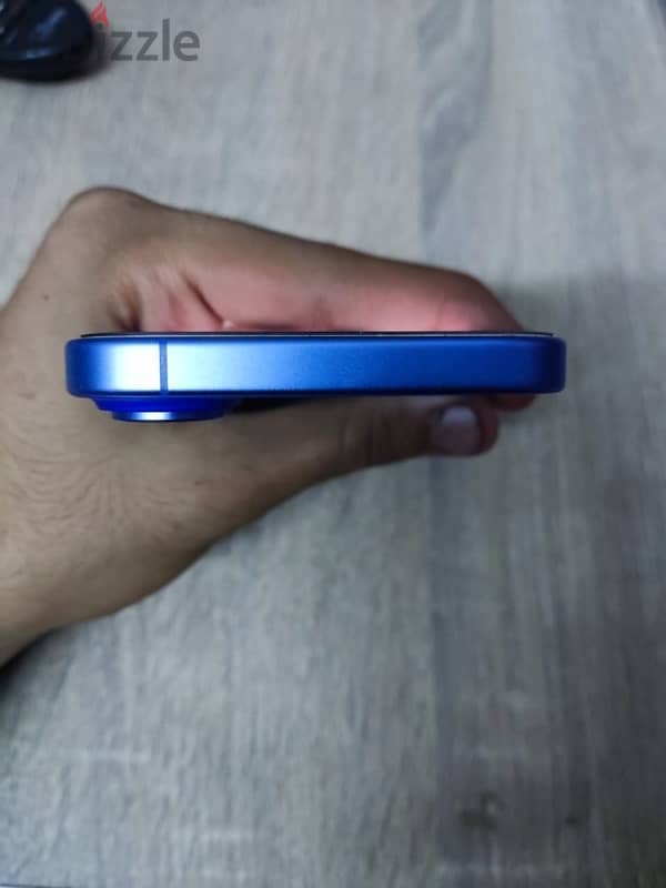 iPhone 16 4
