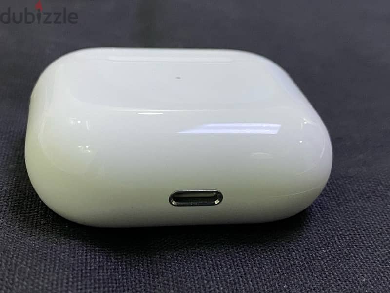 Apple AirPods 3 Form Apple Store USA 2