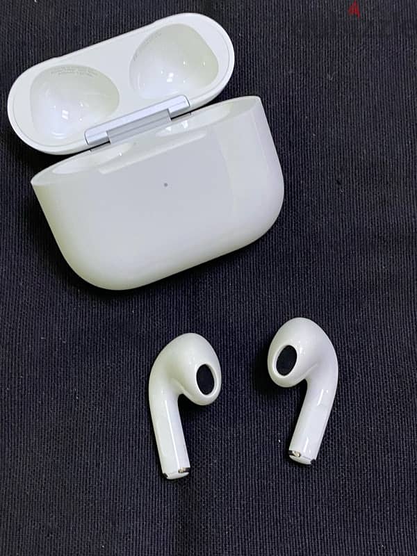 Apple AirPods 3 Form Apple Store USA 5