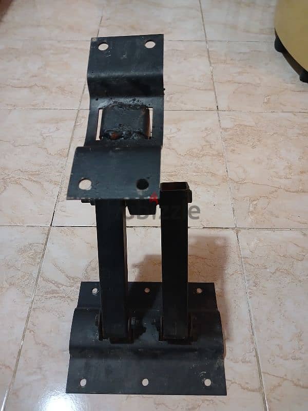 Iron Wall Stand 2