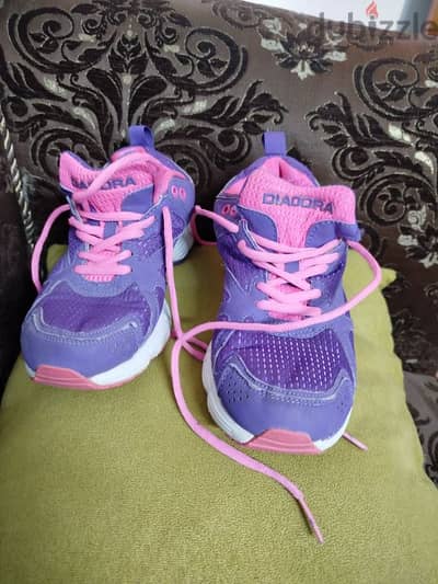 كوتشى DIADORA مقاس 39 اوريجينال