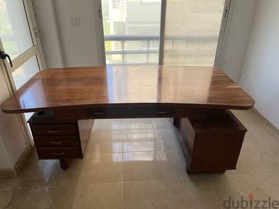 Desk for sale مكتب  تحفة للبيع