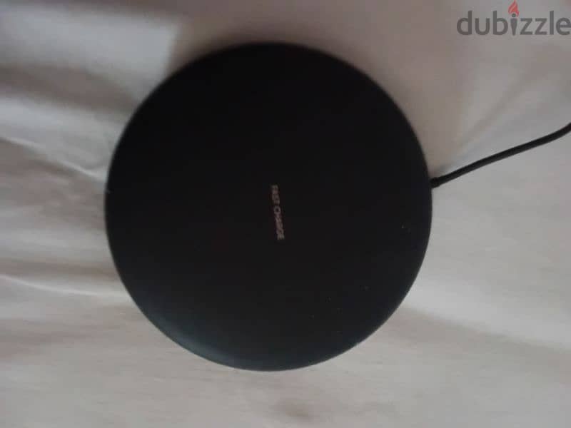 wireless fast charger samsung unit with usbC cable 4