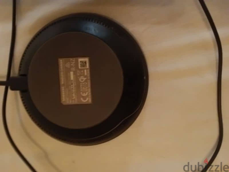 wireless fast charger samsung unit with usbC cable 5