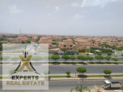 أمتلك أميز 260م في B3 علي فيو الفيلات مباشره وجاردن