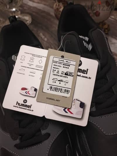 كوتشي hummel original مقاس ٤٤ جديد