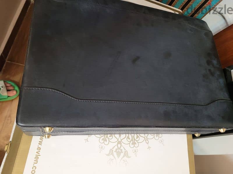 briefcase 9