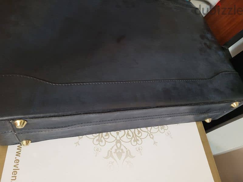 briefcase 10