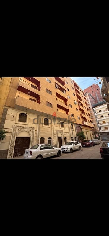 شقه150متر شارع عمرو بن العاص الموازي لشارع المشير(التعامل مع المالك)