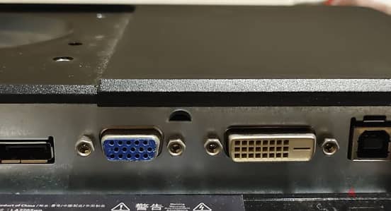 hp  monitor  شاشه مستعمله