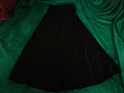 SATIN BLACK SKIRT جيبة ستان