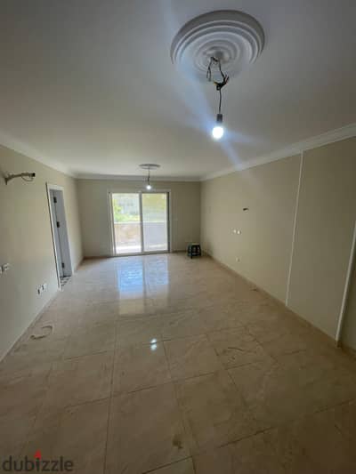 شقة للايجار في كمبوند ذا سكوير 165م بالمطبخ اول سكن التجمع