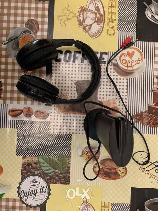 Headset Wired speaker with mic exactly as new 2