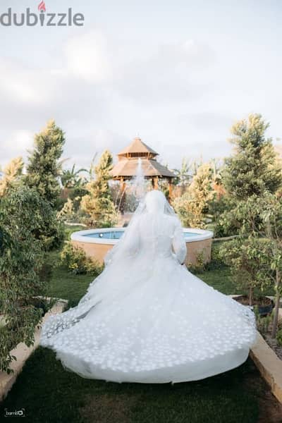 فستان عروسه