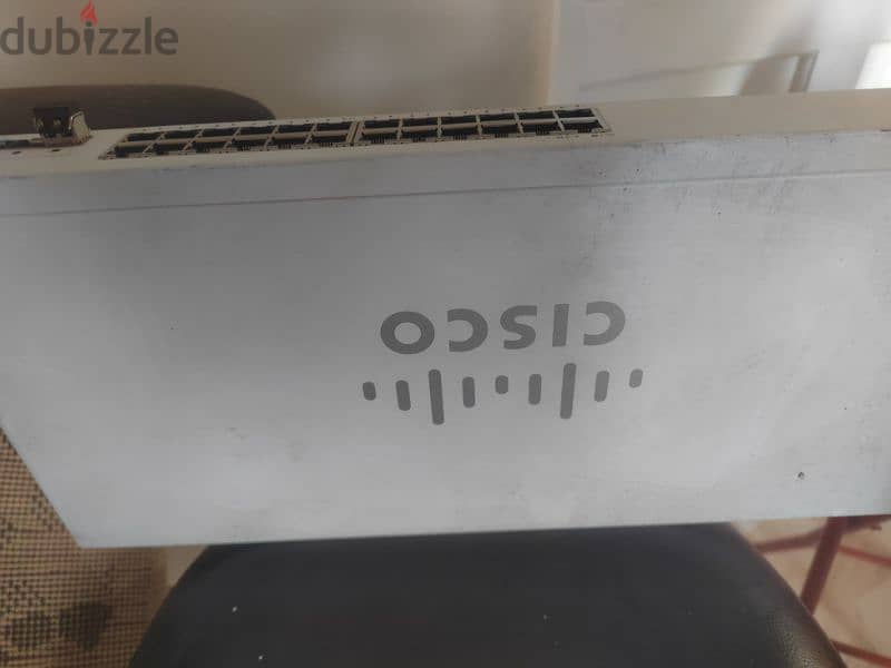 Cisco switch 24 port New Condition 1
