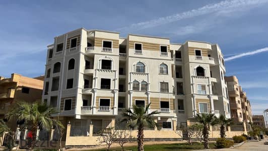 240m² old load, second and third floors, immediate occupancy with meter, next to Carrefour, Fourth District