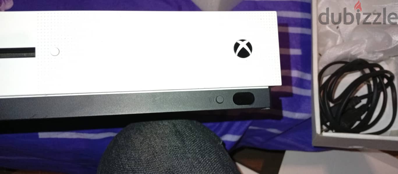 Xbox one s 1TB 11
