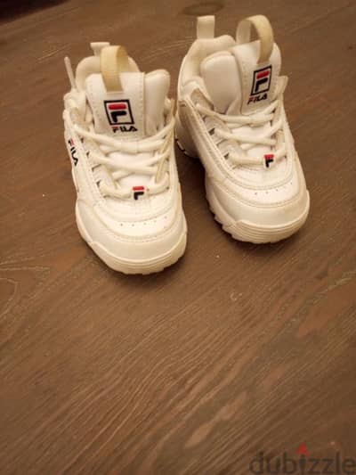 Fila size 22