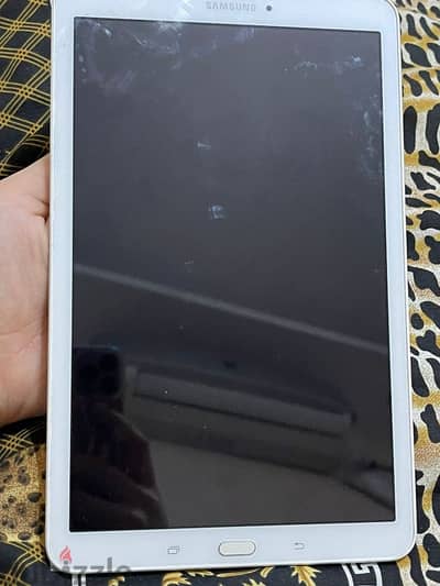 Samsung Galaxy Tab E 9.6 (موديل SM-T560 أو SM-T561).