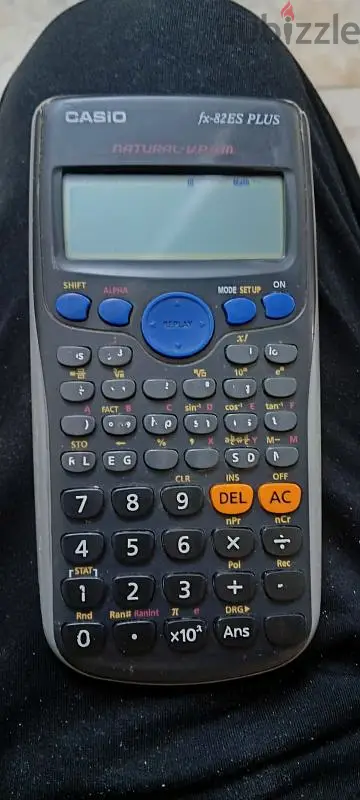 للبيع بطنطا اله حاسبه كاسيو علميه FX82 -ES-PLUS بحاله ممتازه