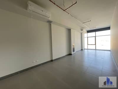 Administrative office for rent, 72 square meters, with a distinctive view, in Waterway, The Hub, New Cairo