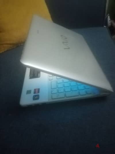 Sony E series حاله جيده Screen 15.6   + ram 4