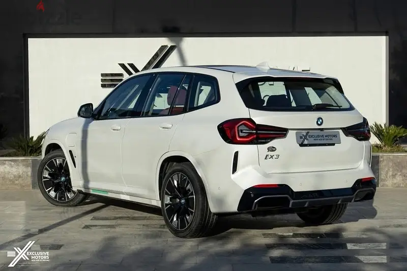 BMW IX3 2024637706546243851215
