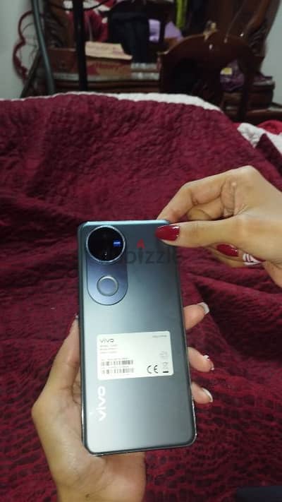 موبيل v50بطاريه ٦٠٠٠ رامات ٢٤ مساحه ٢٥٦ ذي الجديد بالظبط