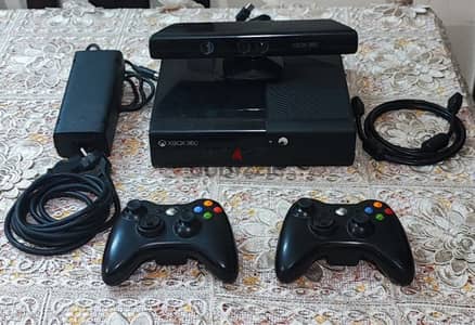 Xbox 360 Elite 250gb  و معاه  دراعين اصليين وكينكت اصلي وادابتور اصلي
