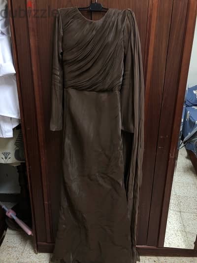فستان للبيع