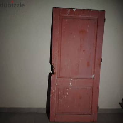 باب شقة مع الحلق زان احمر