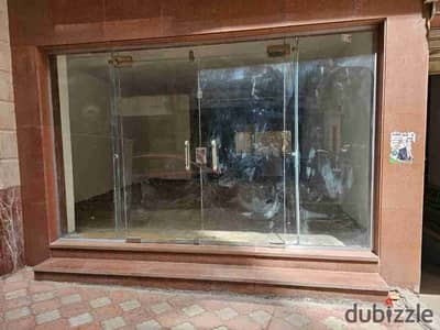 تم تخفيض السعر لسرعة البيع محل 330م للبيع بالدقي