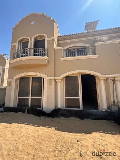 prime location villa twin house for sell in patio oro
