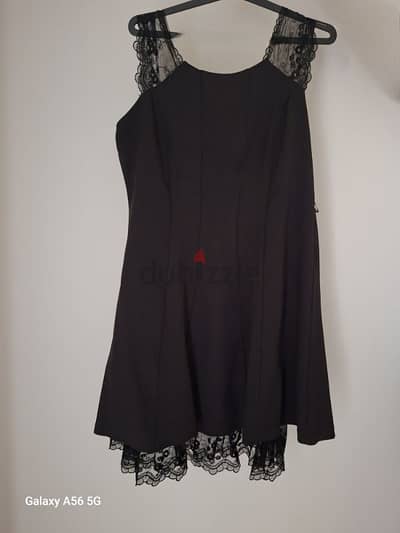 black dress with lace فستان اسود بالدانتيل