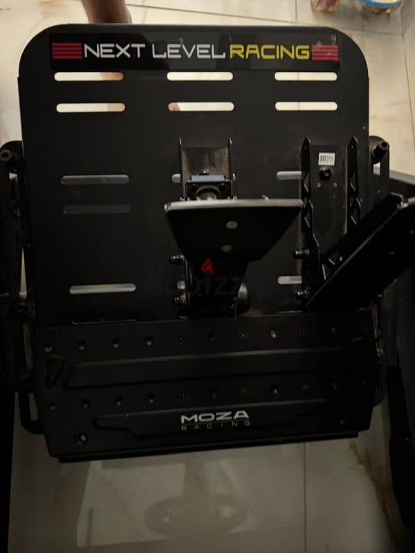 Moza R9 Bundle (simulator rig) 6