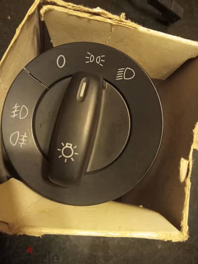 مفتاح إضاءة أساسي فولكس فاجن  main headlight switch VW