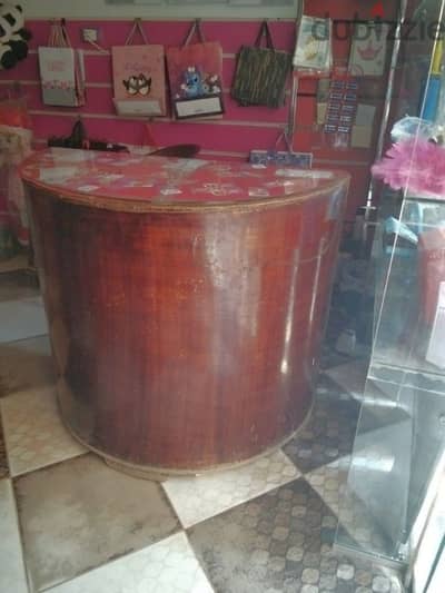 مكتب خشب نصف دائرى